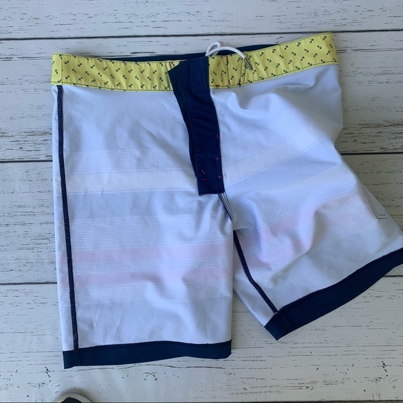 Sperry brand Board and Swim trunks, Size 36 Nautical colors/styling, li… - Picture 8 of 10